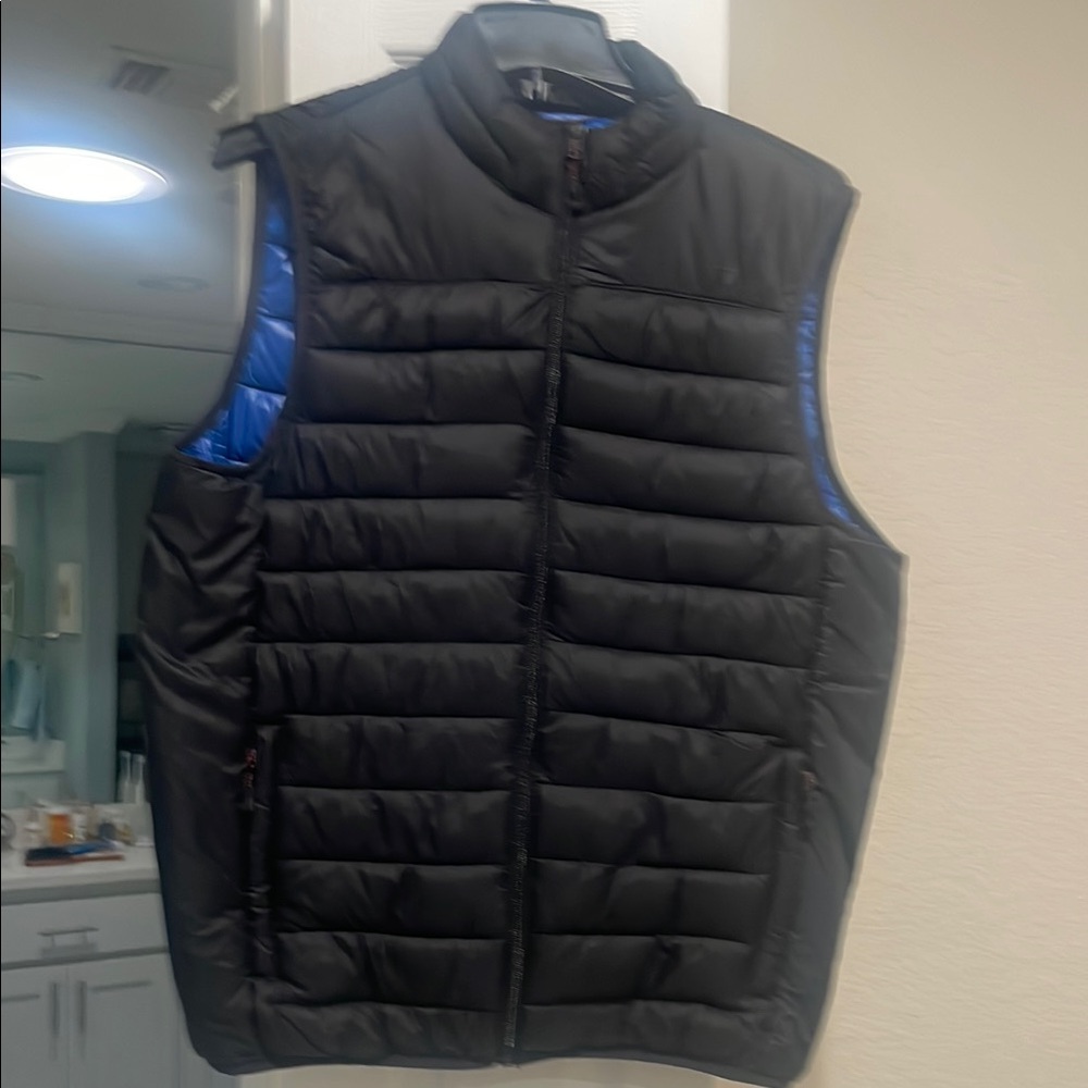 Men's Black Puffer Vest